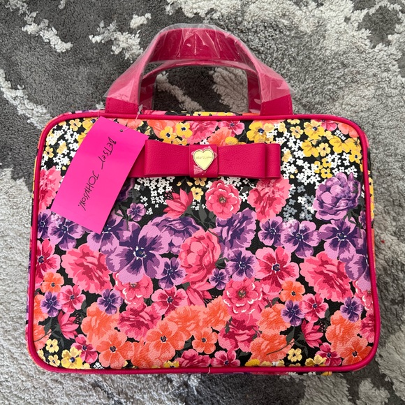 Betsey Johnson Bags Betsey Johnson Cosmetic Bag Poshmark
